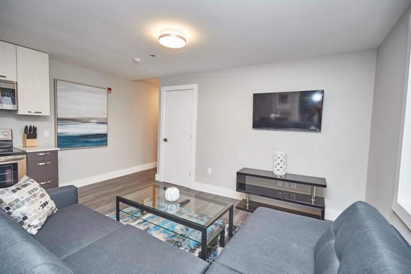 Clifton Hill Hideaway 2b -two Bedroom Apartment Niagara Falls